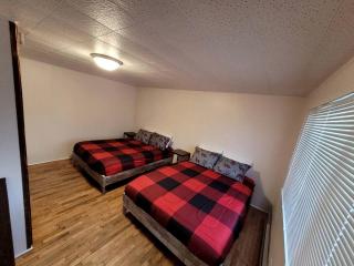 Amazing Riverfront Cottage with Fire Pit in Wellston, Michigan - Wellston - 4