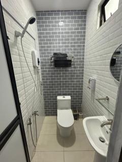 Dtamu Mama Roomstay w Pool and Wifi - Kertih - 1