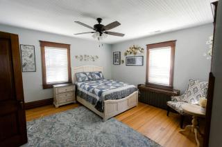 Tranquil Retreat to the Woods: Beautiful Family-Friendly Cottage near Owensville, Missouri - - 2