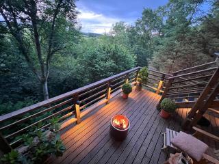 The Pines Treehouse at Treetops Hideouts - 7