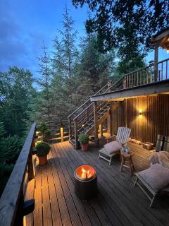 The Pines Treehouse at Treetops Hideouts - 8
