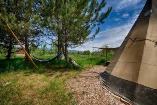 Glamping Adventure by the Payette River: Charming Pet-Friendly Teepee Rental near Boise, Idaho - - 3