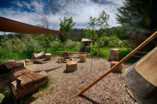 Glamping Adventure by the Payette River: Charming Pet-Friendly Teepee Rental near Boise, Idaho - - 2