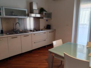Manin Private SPA, Luxury Apartment very close to the sea, with beach umbrella and deckchairs included - 2