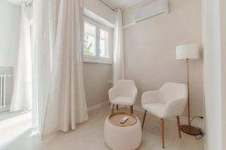 Cream Home - The House Of Travelers - 8