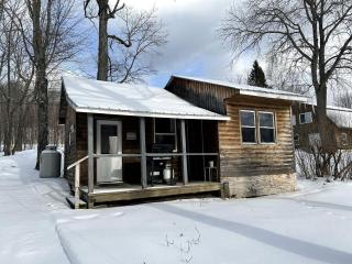 Beautiful Cabin with Nice Lake Vistas in Portage Lake, Maine - - 2