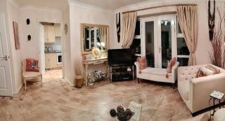 Canalside Chic Your London Escape Starts Here WIFI and Airport Transfers - 8