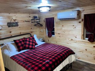 Cozy Cabin near Kentucky Lake - Amazing Glamping Rental in Big Sandy, Tennessee - Big Sandy - 5