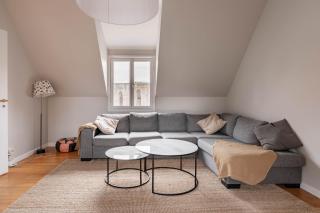 Charming topfloor APT in middle of Visby - Visby - 5