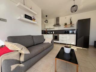 Penthouse Steps from stunning Balluta Bay - Sliema - 8