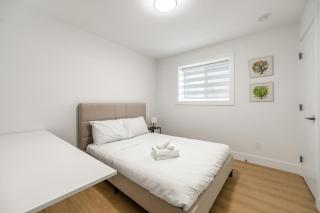 A cozy and stylish 2-bedroom retreat - Surrey - 4