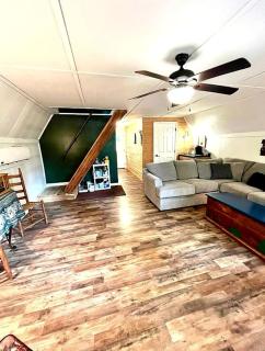 Gorgeous Secluded Cabin with Hiking Trails Near in Frenchburg, Kentucky - Frenchburg - 4