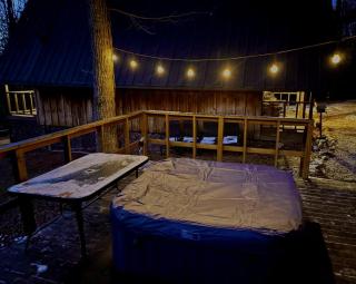 Gorgeous Secluded Cabin with Hiking Trails Near in Frenchburg, Kentucky - Frenchburg - 1