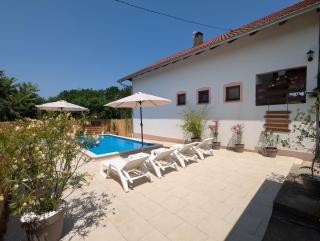 Wisteria Lodge - Derventa - 4