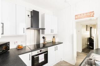 Oldbury House - Bespoke for Contractors - 9