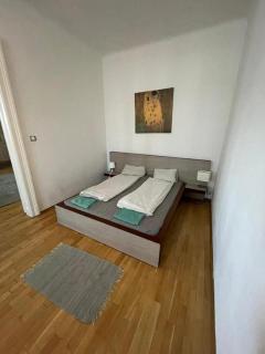 Apartman with parkIng in the Center - 500m from Hlavní nádraží - Brno - 2