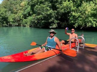 Tranquil Family Vacation by a Creek: Luxury Tented Cabin in Seguin, Texas - Seguin - 6