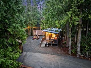 Tranquil, Creekside Cabin in the Forest of Sequim, Washington, Perfect for a Glamping Getaway from Seattle - 6