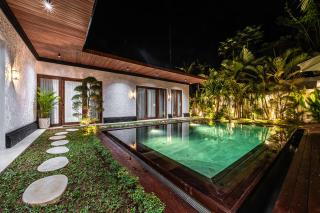 Luxury Villa Living - Big Pool, Beautiful Interiors, Best Location - Ubud - 9