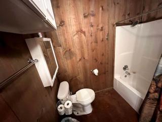 Family Style Glamping in Pet-Friendly Rental at Lake Godstone, Texas - 3