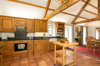 Priory Courtyard - 3 Bedroom Countryside Escape - - 7