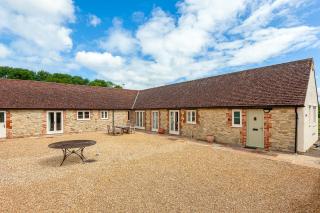 Priory Courtyard - 3 Bedroom Countryside Escape - - 6