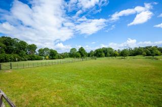 Priory Courtyard - 3 Bedroom Countryside Escape - - 4