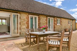 Priory Courtyard - 3 Bedroom Countryside Escape - - 2