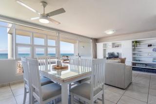Ocean Pearl at Chakas Cove - Beachfront Apartment - Ballito - 2