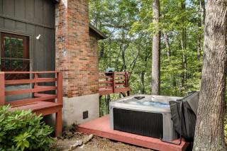 Hot Tub Deck Screened Porch Fire Pit & WiFi - Basye - 6
