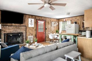 Hot Tub Deck Screened Porch Fire Pit & WiFi - Basye - 2