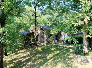 Mount Ida Family Getaway: Pet-Friendly Cabin with Game Room in Arkansas - Mount Ida - 9