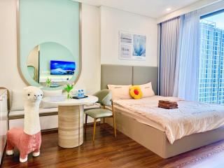 Lux Suite 1BR - Breeze city view, Rooftop Pool & Private Fitness, Masteri A Vinhome Smart Hanoi - Mochie Homestay - Phú Thú - 9