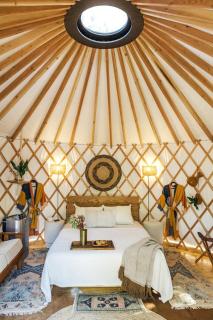 Delightful and Homey Yurt For Scenic Hiking and Relaxing Views of Lake Travis and Lake Austin in Lakeway, Texas - Lakeway - 0