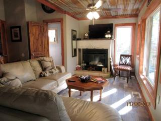 Georgia's Coziest Riverside Retreat: Cabin Adventure in Claxton - Claxton - 8