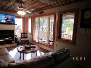 Georgia's Coziest Riverside Retreat: Cabin Adventure in Claxton - Claxton - 6