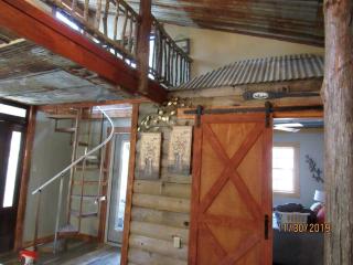 Georgia's Coziest Riverside Retreat: Cabin Adventure in Claxton - Claxton - 4