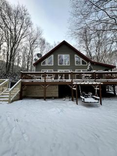 Blowing Rock Getaway: Pet-Friendly Cabin for a Peaceful Mountain Retreat - Blowing Rock - 4