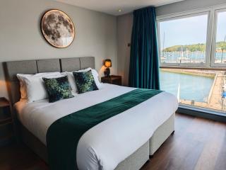 Pinnacle Suites Hotel - 6
