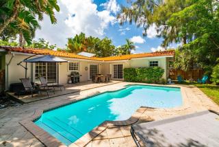 Gated Island Home with Pool & Beaches nearby - 0