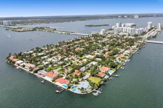 Gated Island Home with Pool & Beaches nearby - 8