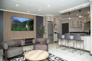 Summer Palace, Short Term Rental, Solaria 3, Pellissier - 0