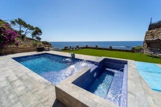 Oceanfront, swimming pool, jacuzzi - Lloret de Mar - 0