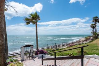 Stunning Beachfront Apartment in Calahonda - 6