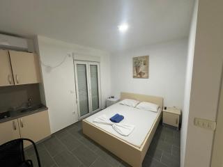 Azure Vista Apartments - Bar - 3