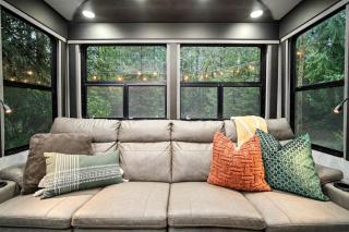 Cozy Caravan Nestled in a Serene Pacific Northwest Forest, Perfect for a Glamping Weekend in Nature - Sequim - 0