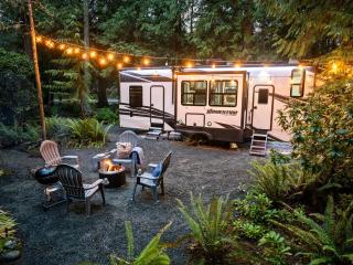 Cozy Caravan Nestled in a Serene Pacific Northwest Forest, Perfect for a Glamping Weekend in Nature - Sequim - 9