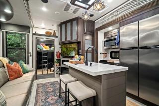 Cozy Caravan Nestled in a Serene Pacific Northwest Forest, Perfect for a Glamping Weekend in Nature - Sequim - 8