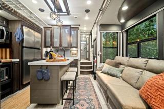 Cozy Caravan Nestled in a Serene Pacific Northwest Forest, Perfect for a Glamping Weekend in Nature - Sequim - 7