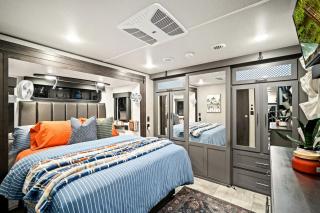 Cozy Caravan Nestled in a Serene Pacific Northwest Forest, Perfect for a Glamping Weekend in Nature - Sequim - 3